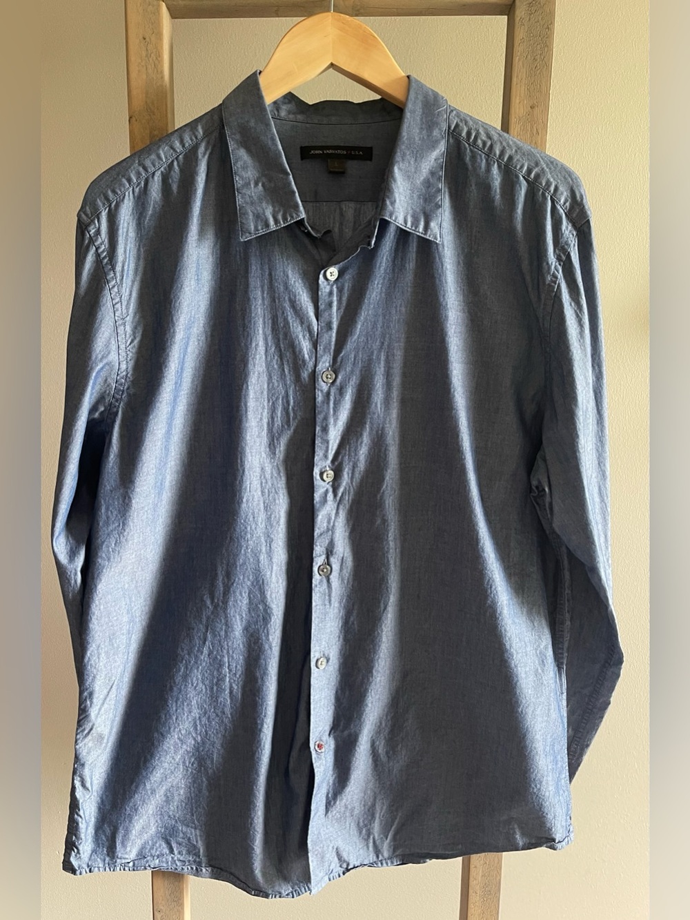 John varvatos long sleeve button down blue denim like shirt size large